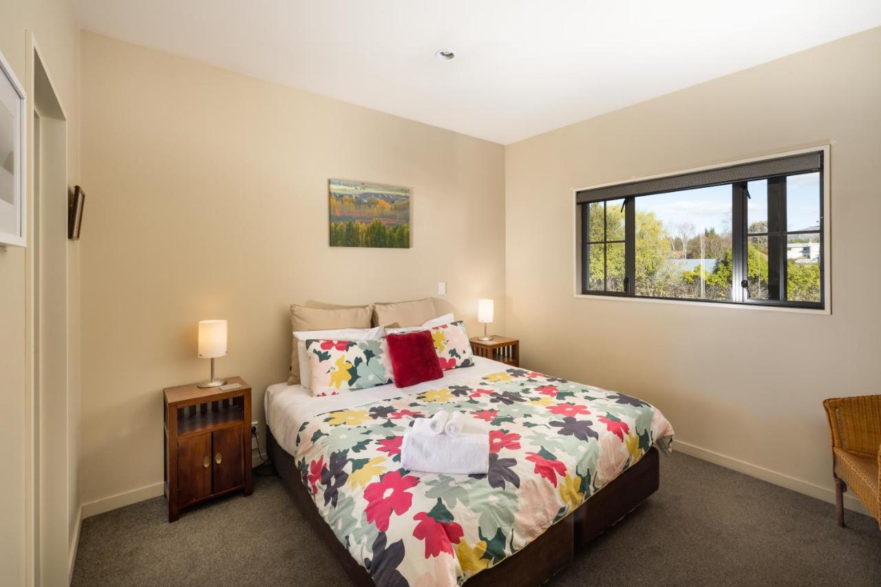 Criffel Peak View Bed And Breakfast Wanaka Dış mekan fotoğraf