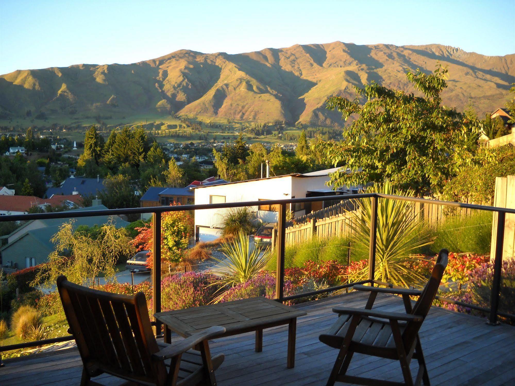 Criffel Peak View Bed And Breakfast Wanaka Dış mekan fotoğraf