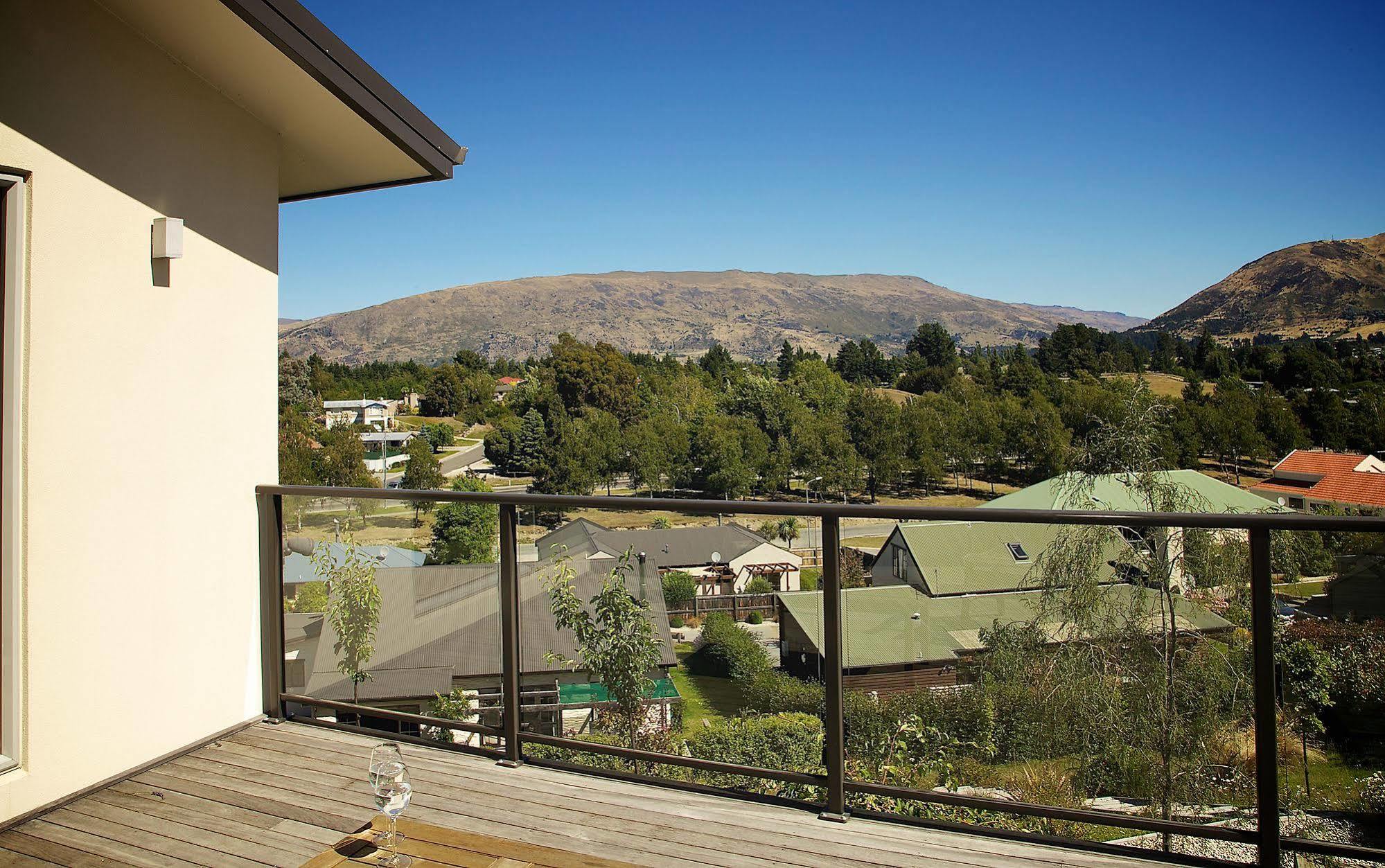 Criffel Peak View Bed And Breakfast Wanaka Dış mekan fotoğraf